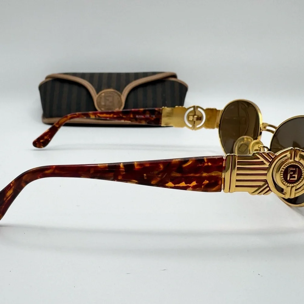 Vintage Fendi SL7034 Oval Sunglasses Gold FF Medallion Italy Y2K Rare Red